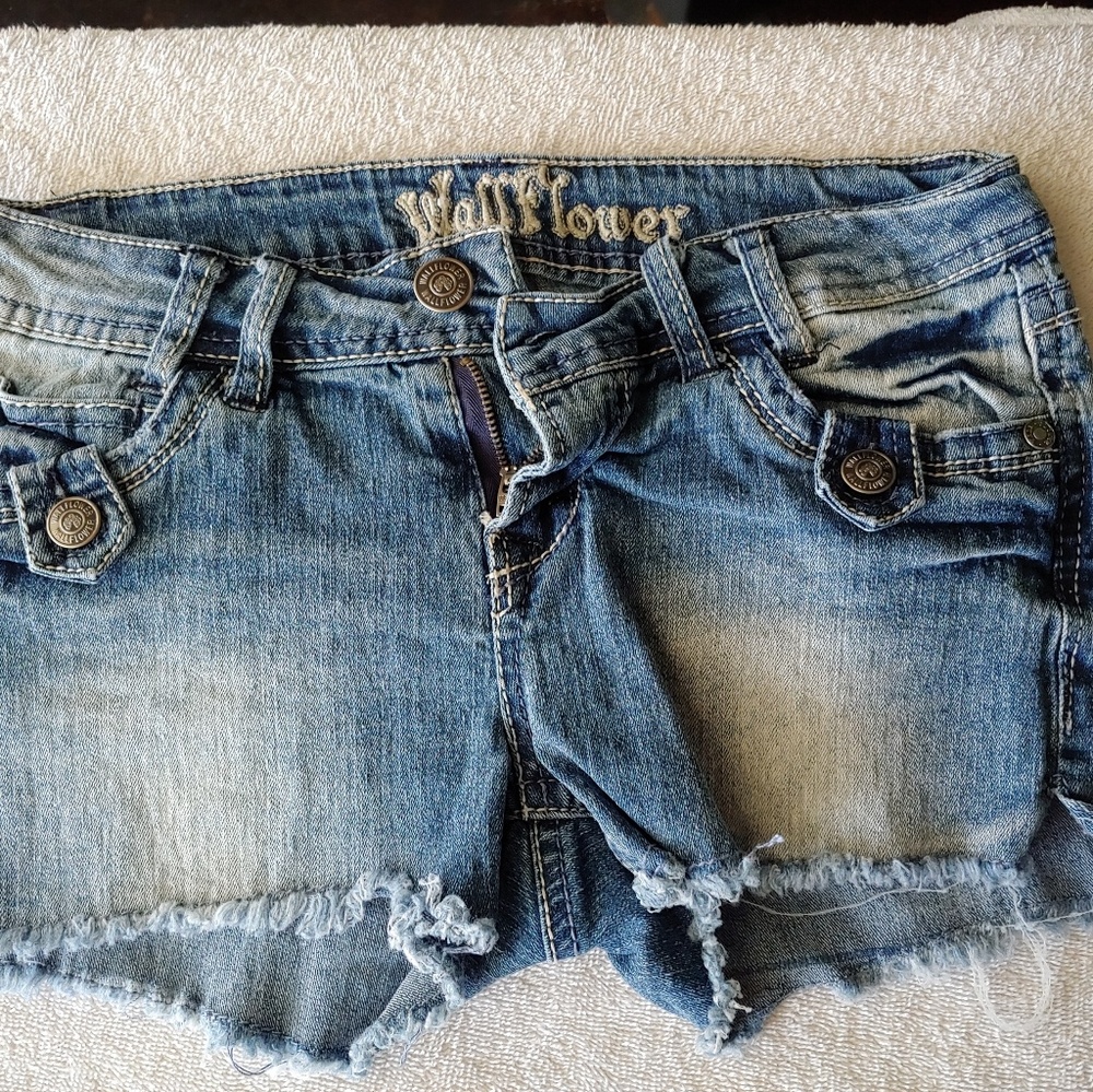 Wallflower shorts